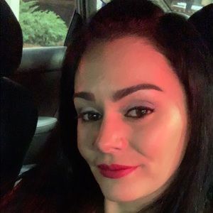 Meet your Posher, Elaine